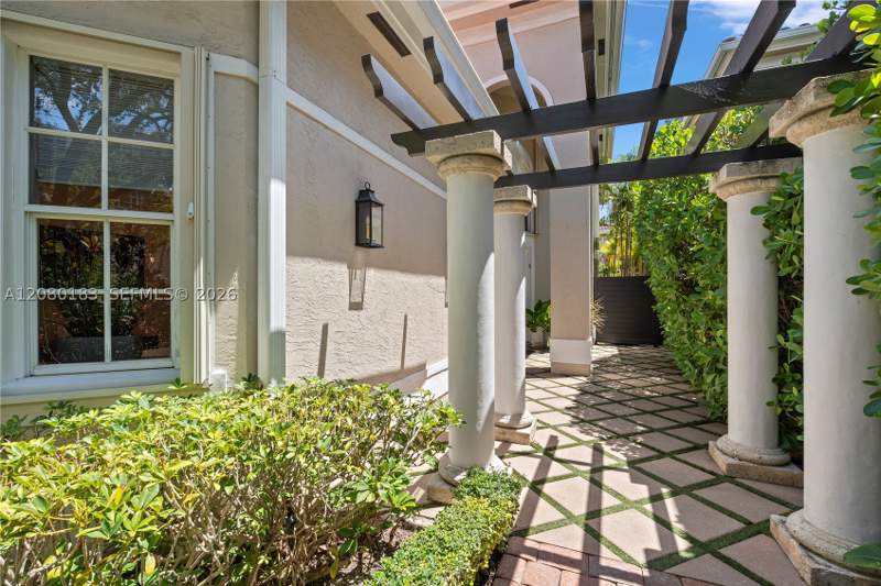 5 bedroom SingleFamilyResidence at 19473 38th Ct, Golden Gate Estates & Mar, Sunny Isles Beach — photo 3