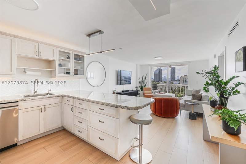 1 bedroom Condominium at 401 Ocean Dr 903, The Presidential Condo, Miami Beach — photo 4