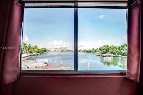 4730 Pine Tree Dr 17, Miami Beach FL - photo 13 of 28