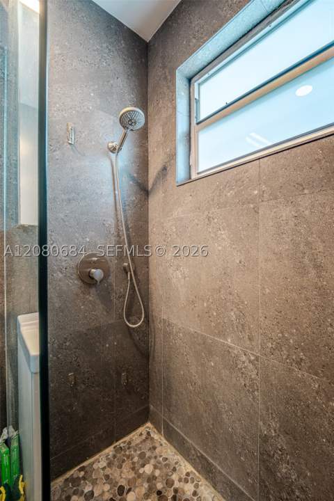 4730 Pine Tree Dr 17, Miami Beach FL - photo 18 of 28