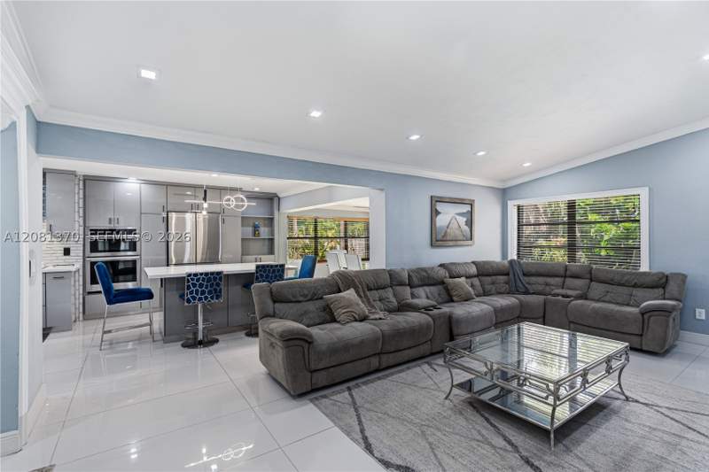 3 bedroom SingleFamilyResidence at 12401 SW 264th St, Meadow Wood Manor Sec 2, Homestead — photo 2