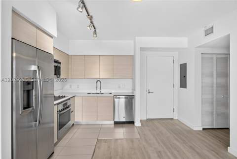 4250 Biscayne Blvd 805, Miami FL - photo 7 of 43