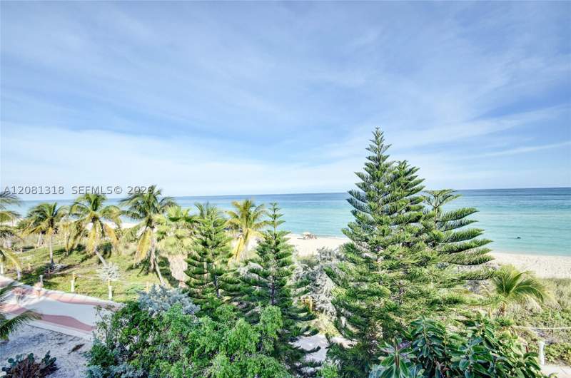 2 bedroom Townhouse at 5445 Collins Ave P2, Castle Beach Club Condo, Miami Beach — photo 4