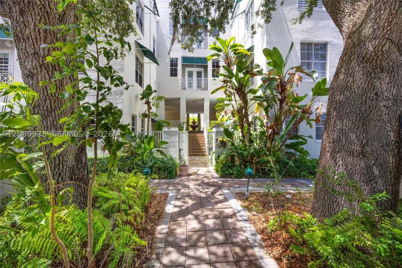 3 bedroom Townhouse at 5801 SW 74th Ter 3, The Fountains Of So Miami, South Miami — photo 2