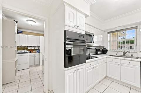 4470 NW 171st Ter, Miami Gardens FL - photo 13 of 37