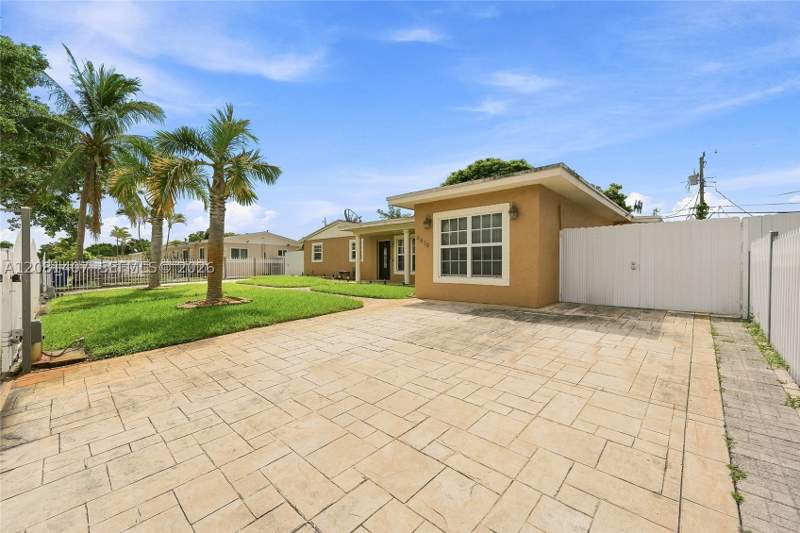 4 bedroom SingleFamilyResidence at 4470 NW 171st Ter, Carol City 1 St Addn, Miami Gardens — photo 2