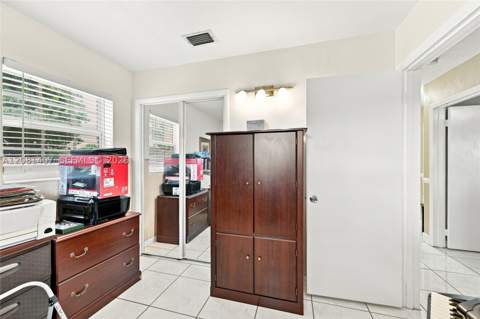 4470 NW 171st Ter, Miami Gardens FL - photo 20 of 37