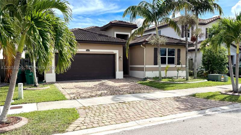 4 bedroom SingleFamilyResidence at 11828 SW 253rd St, Hemingway Point, Homestead — photo 2
