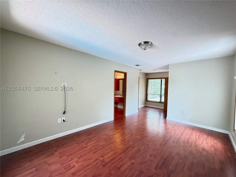 3 bedroom SingleFamilyResidence at 7828 SW 118th Ct, Hidden Oaks, Miami — photo 3