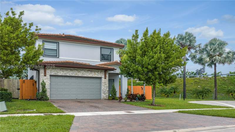 4 bedroom SingleFamilyResidence at 24960 SW 108th Ave, S Allapattah Gardens, Homestead — photo 4