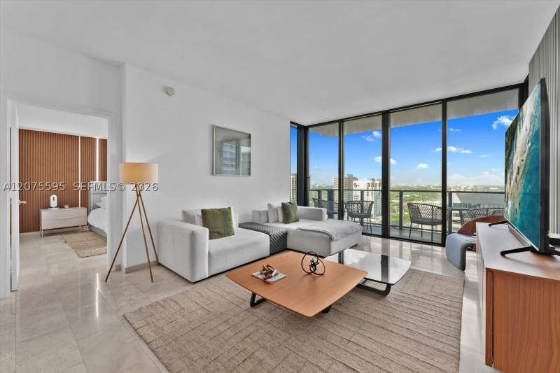 2 bedroom Condominium at 88 SW 7th St 2204, Rise Condo, Miami — photo 4
