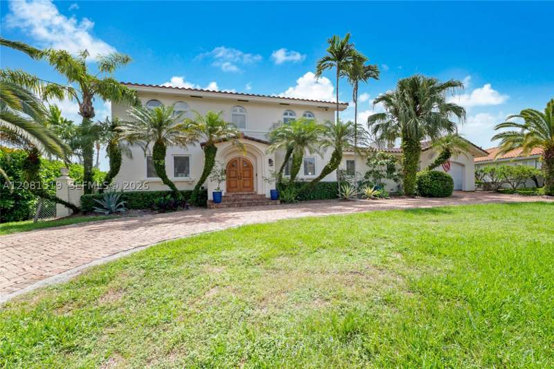 4 bedroom SingleFamilyResidence at 13035 Nevada St, Coral Bay Sec D, Coral Gables — photo 2
