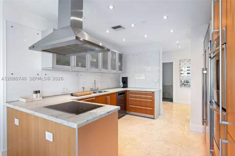 6103 Aqua Ave 702, Miami Beach FL - photo 9 of 45