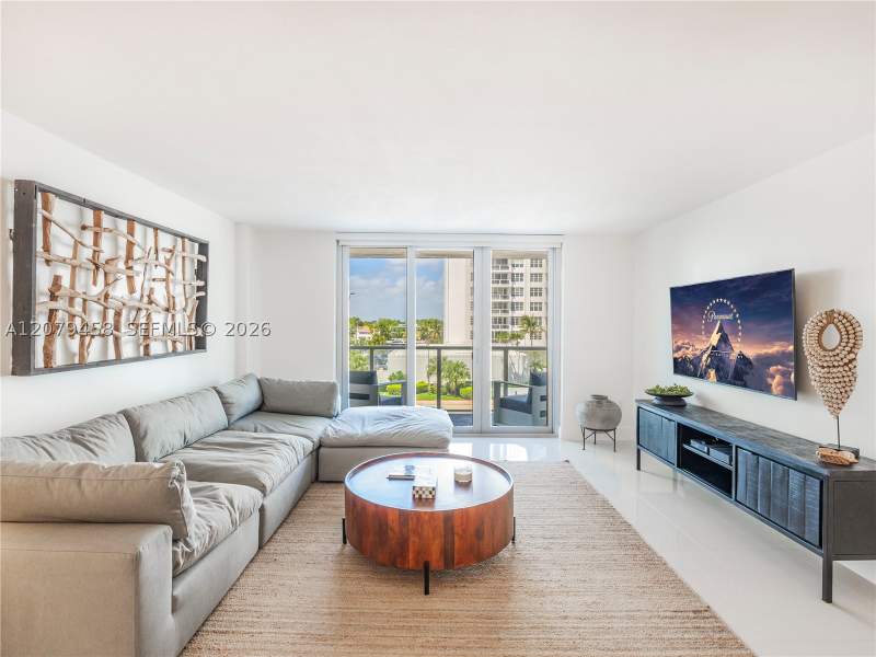 1 bedroom Condominium at 5701 Collins Ave 307, Arlen Beach Condo, Miami Beach — photo 2