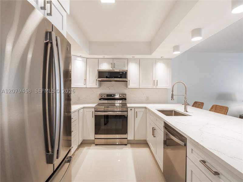 1 bedroom Condominium at 5701 Collins Ave 307, Arlen Beach Condo, Miami Beach — photo 4