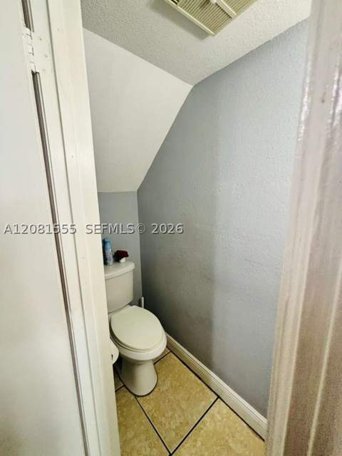 2778 W 60th St 45, Hialeah FL - photo 6 of 9