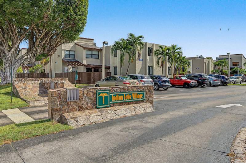 3 bedroom Condominium at 10300 NW 9th St Cir 203, Indian Lk Village Phase 1, Miami — photo 3