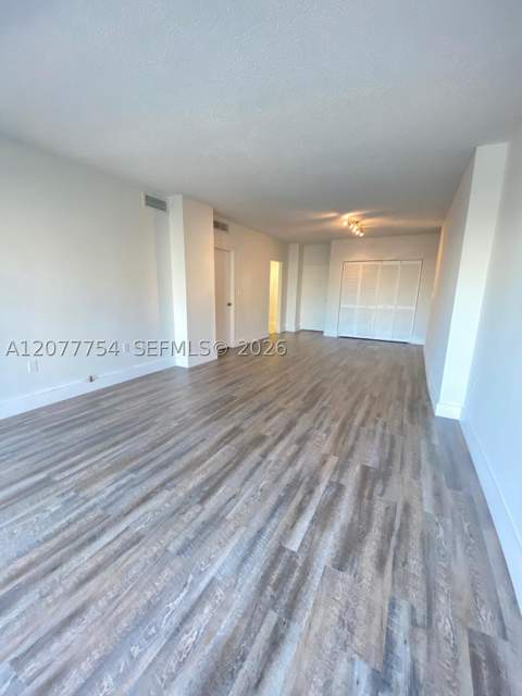 500 Bayview Dr 825, Sunny Isles Beach FL - photo 15 of 32