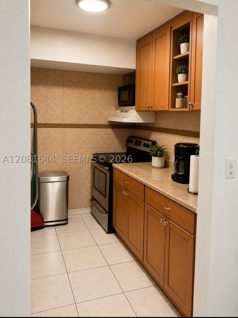 1 bedroom Condominium at 11855 NE 19th Dr 49, Sutton House Condo, North Miami — photo 2