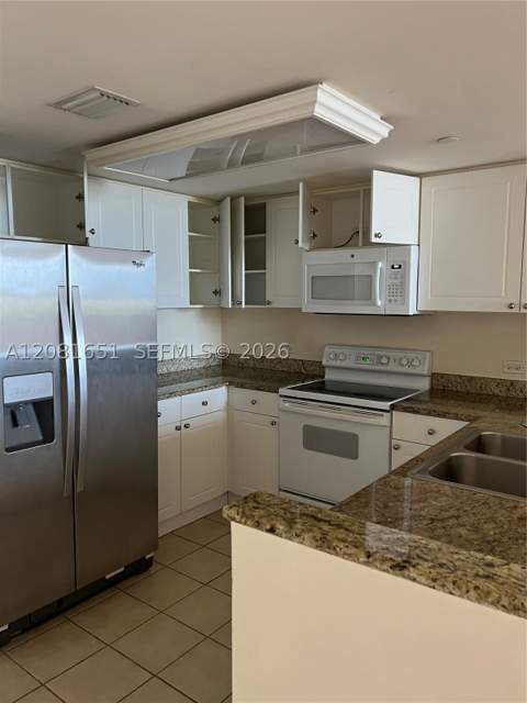 19501 W Country Club Dr 611, Aventura FL - photo 18 of 29