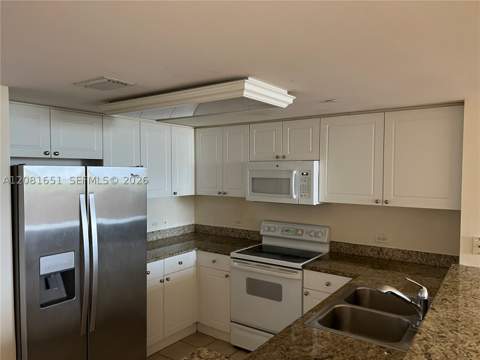 19501 W Country Club Dr 611, Aventura FL - photo 19 of 29