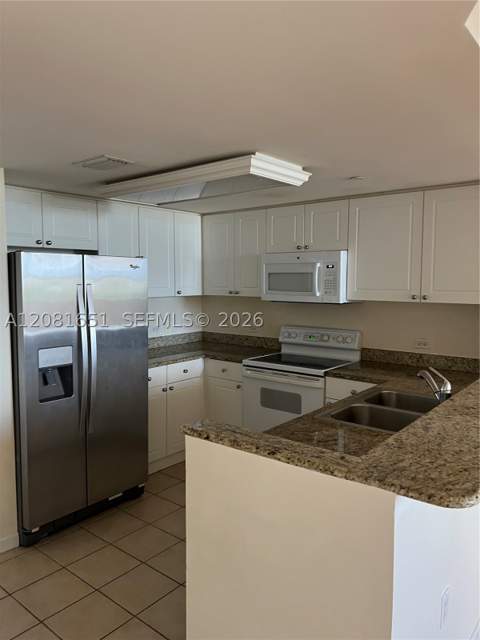 19501 W Country Club Dr 611, Aventura FL - photo 23 of 29