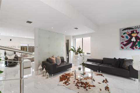 10842 NW 53rd Ln, Doral FL - photo 6 of 19