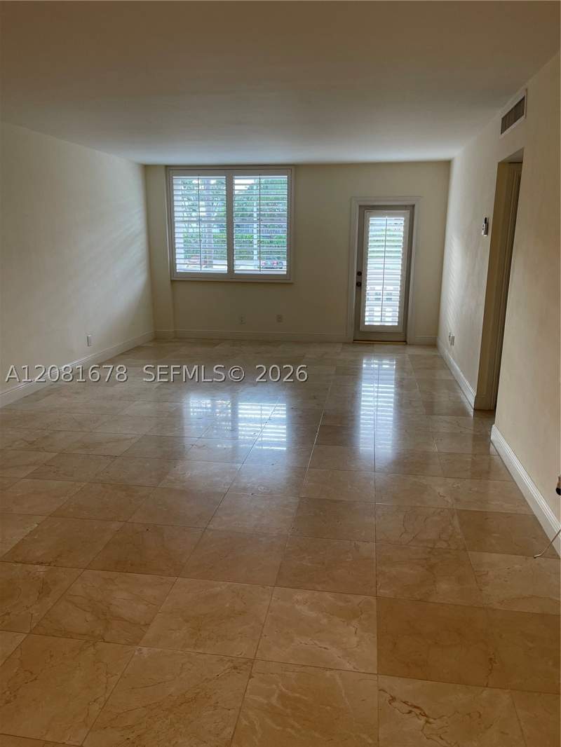 1 bedroom Condominium at 90 Edgewater Dr 121, Gables Waterway Towers Co, Coral Gables — photo 5