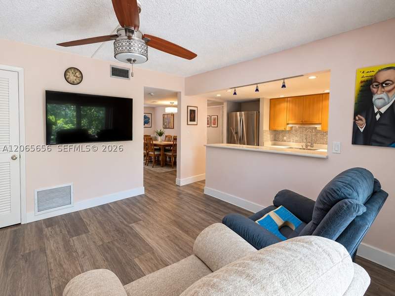 3 bedroom Condominium at 14125 SW 66th St F4, Lake Village Condo, Miami — photo 4