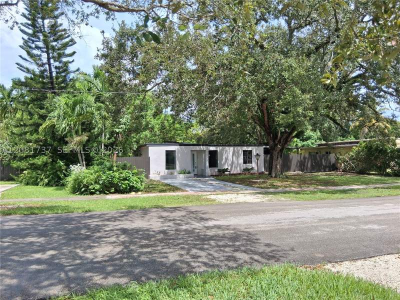 4 bedroom SingleFamilyResidence at 1535 NE 139 St, Dixie Gardens, North Miami — photo 4