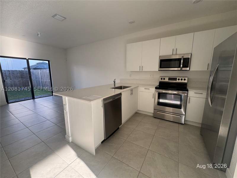 3 bedroom Townhouse at 28567 SW 134th Ave, Pine Isle, Homestead — photo 4