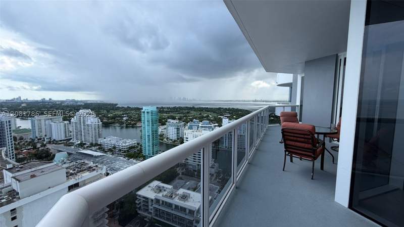 1 bedroom Condominium at 6301 Collins Ave Lph4, La Gorce Palace Condo, Miami Beach — photo 4