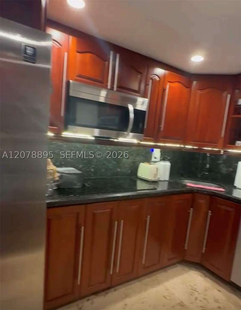 2 bedroom Condominium at 5555 Collins Ave 10G, Oceanside Plaza Condo, Miami Beach — photo 5