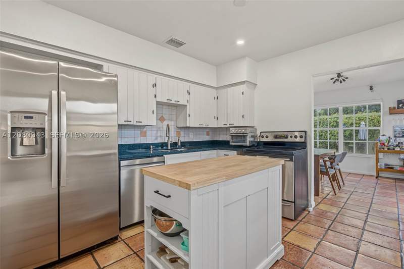 3 bedroom SingleFamilyResidence at 6440 SW 35th St, Coral Villas Rev, Miami — photo 3
