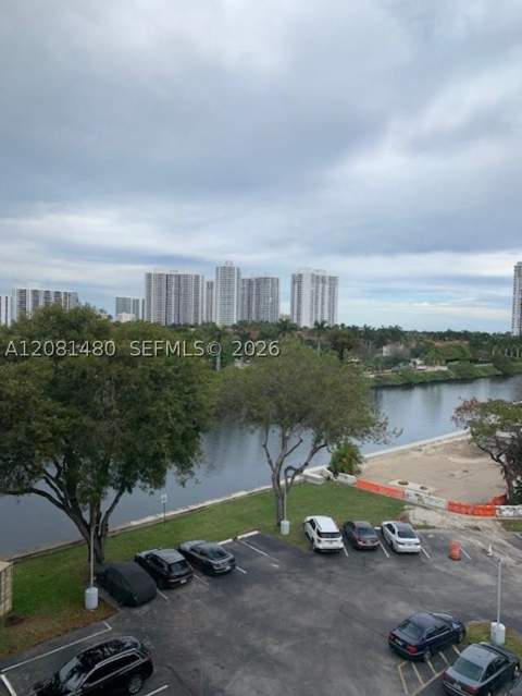 3475 N Country Club Dr 615, Aventura FL - photo 9 of 25