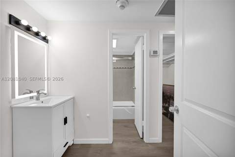 300 Bayview Dr 211, Sunny Isles Beach FL - photo 12 of 18