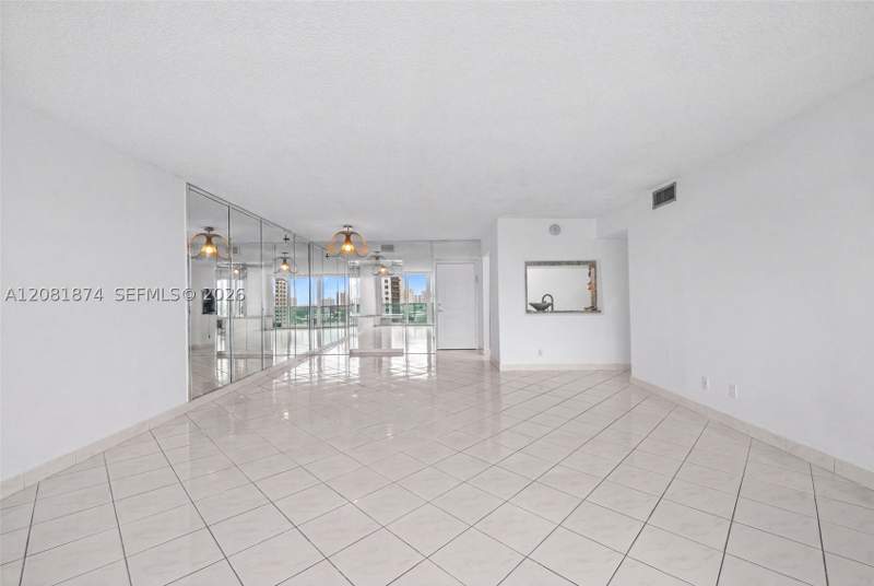 2 bedroom Condominium at 100 Bayview Dr 1428, Arlen House East Condo, Sunny Isles Beach — photo 3