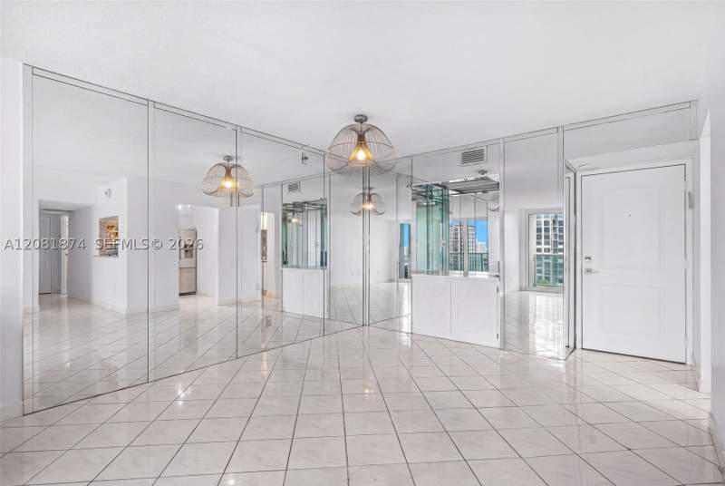 2 bedroom Condominium at 100 Bayview Dr 1428, Arlen House East Condo, Sunny Isles Beach — photo 4