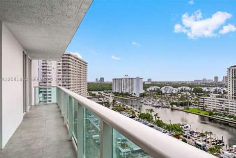 100 Bayview Dr 1428, Sunny Isles Beach FL - photo 7 of 17