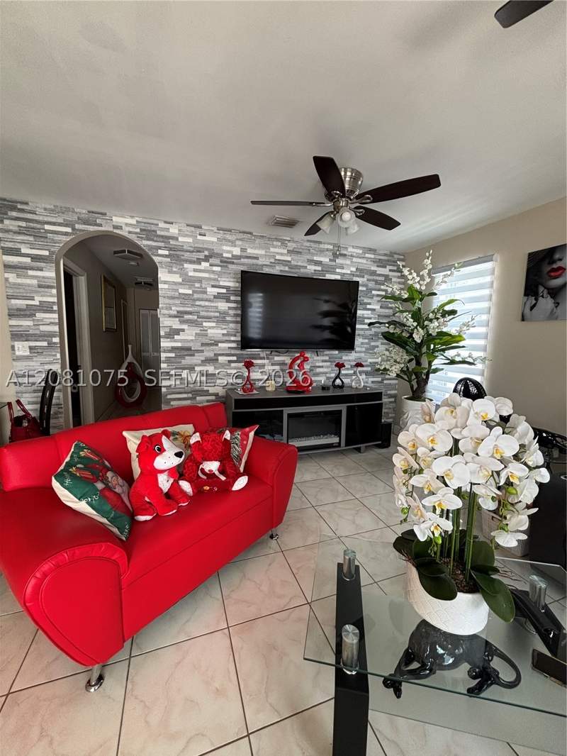 3 bedroom SingleFamilyResidence at 502 NW 7th Ave, Blvd Add, Homestead — photo 4
