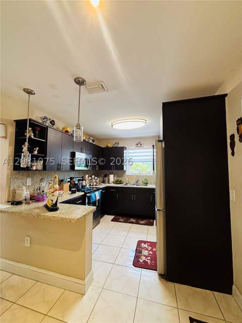 502 NW 7th Ave, Homestead FL - photo 9 of 17