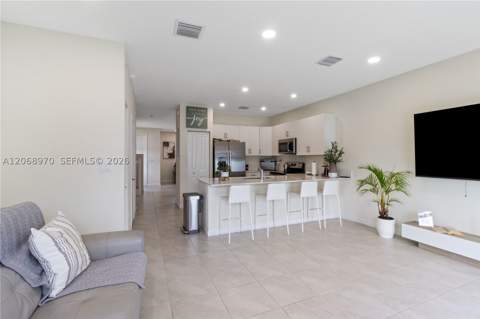 11410 W 34th Way, Hialeah FL - photo 10 of 27