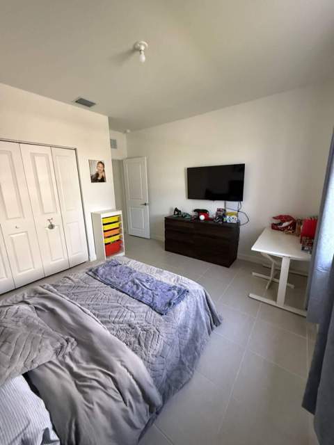 2402 SE 30th Street, Homestead FL - photo 15 of 46
