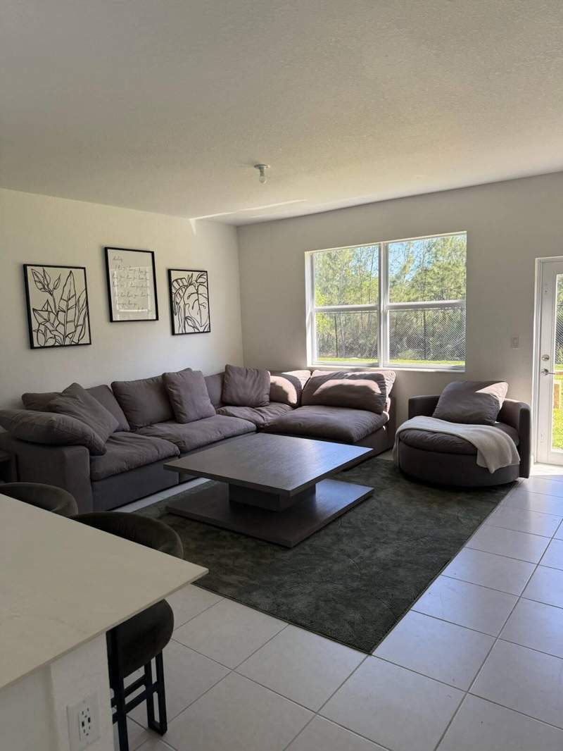 4 bedroom SingleFamilyResidence at 2402 SE 30th Street, Keys Gate, Homestead — photo 2