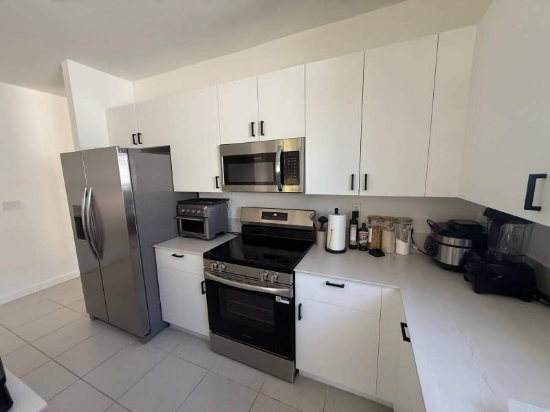4 bedroom SingleFamilyResidence at 2402 SE 30th Street, Keys Gate, Homestead — photo 3