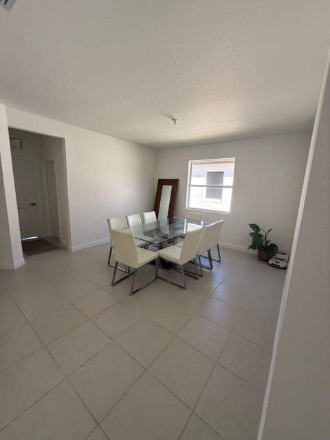 2402 SE 30th Street, Homestead FL - photo 7 of 46