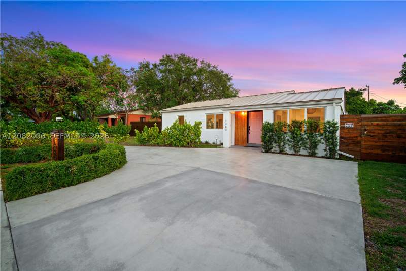 5 bedroom SingleFamilyResidence at 1360 NE 138th St, Dixie Gardens, North Miami — photo 5