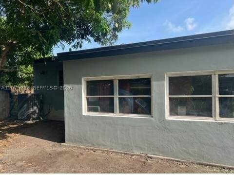 1161 NE 200th Ter, Miami FL - photo 6 of 7
