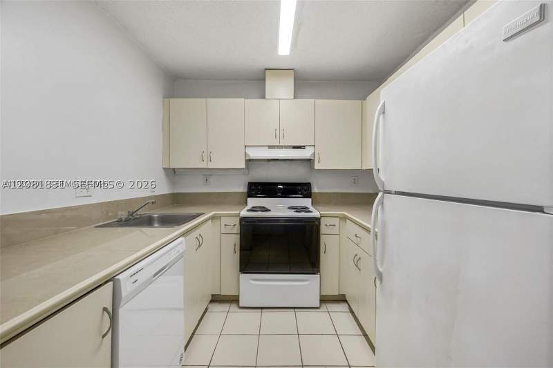 3 bedroom Townhouse at 8421 SW 209th St 8421, Saga Bay Townhomes, Cutler Bay — photo 5