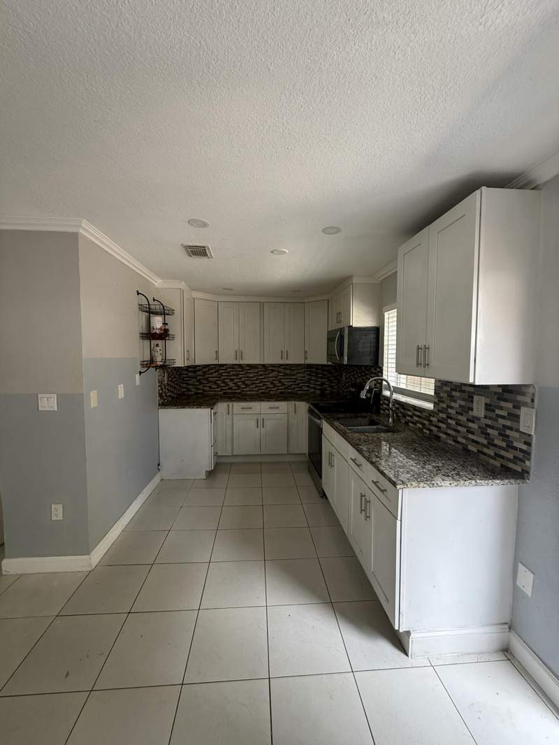 4 bedroom Townhouse at 19802 NW 33rd Court, Honey Hill Park, Miami Gardens — photo 3